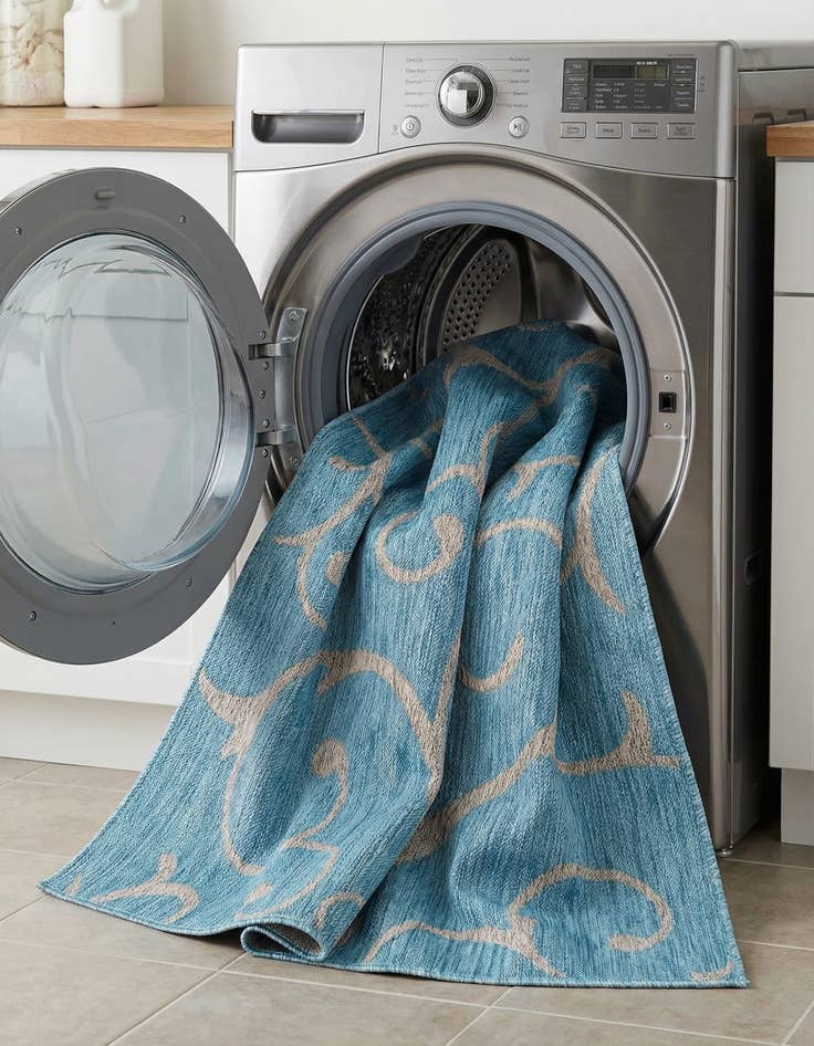 Detail image of 7' x 10'  Washable Botanical Indoor / Outdoor Rug