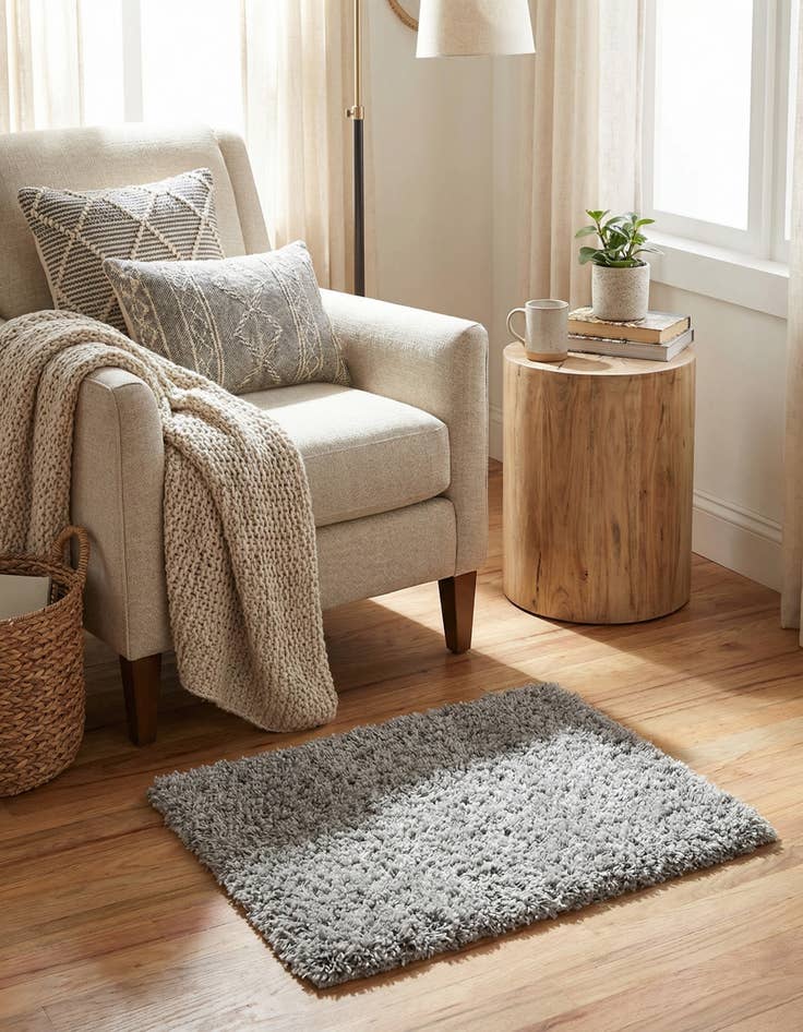 Detail image of 1' 4 x 1' 4 Jill Zarin Shaggy Chic Sample Rug