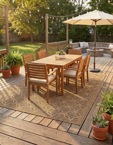 6' x 9' Easy-Clean Lattice Indoor / Outdoor Rug