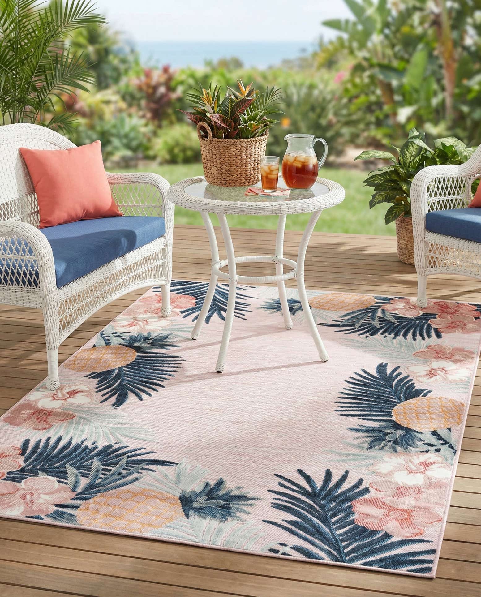 5' 2 x 8' Easy-Clean Botanical Indoor / Outdoor Rug