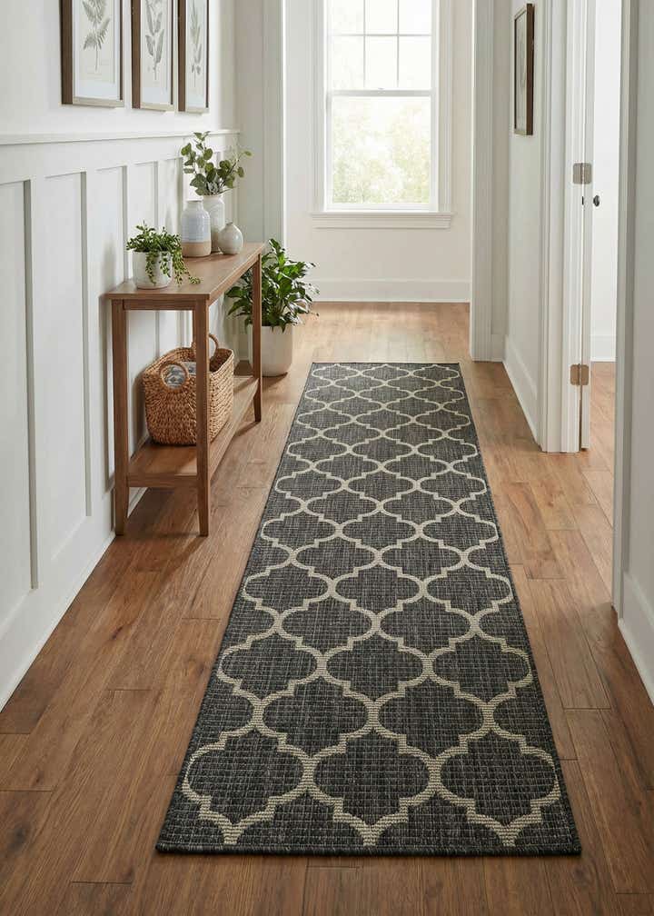 2' x 8' Easy-Clean Trellis Indoor / Outdoor Runner Rug
