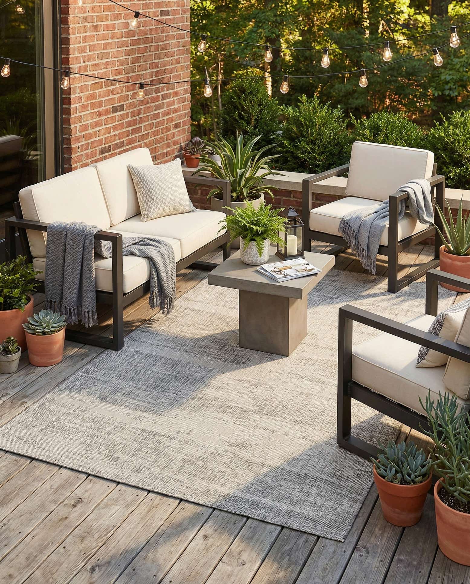 5' 3 x 8' Easy-Clean Modern Indoor / Outdoor Rug