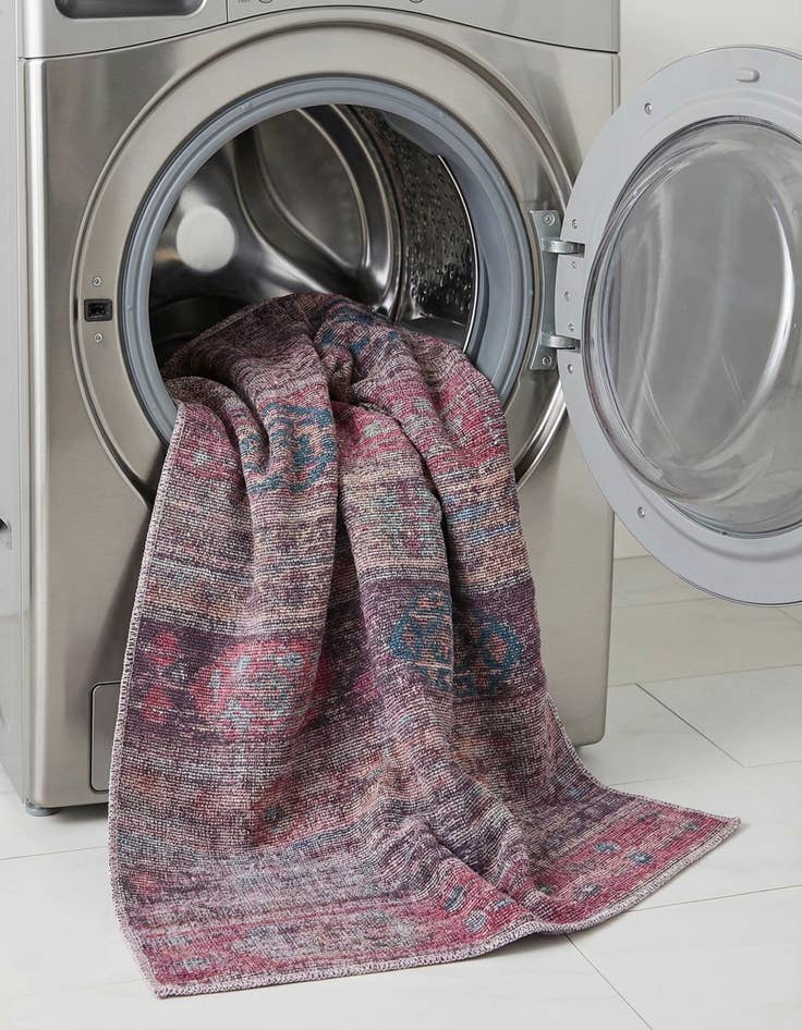 Detail image of 3' 3 x 5' 3  Washable Sisu Rug