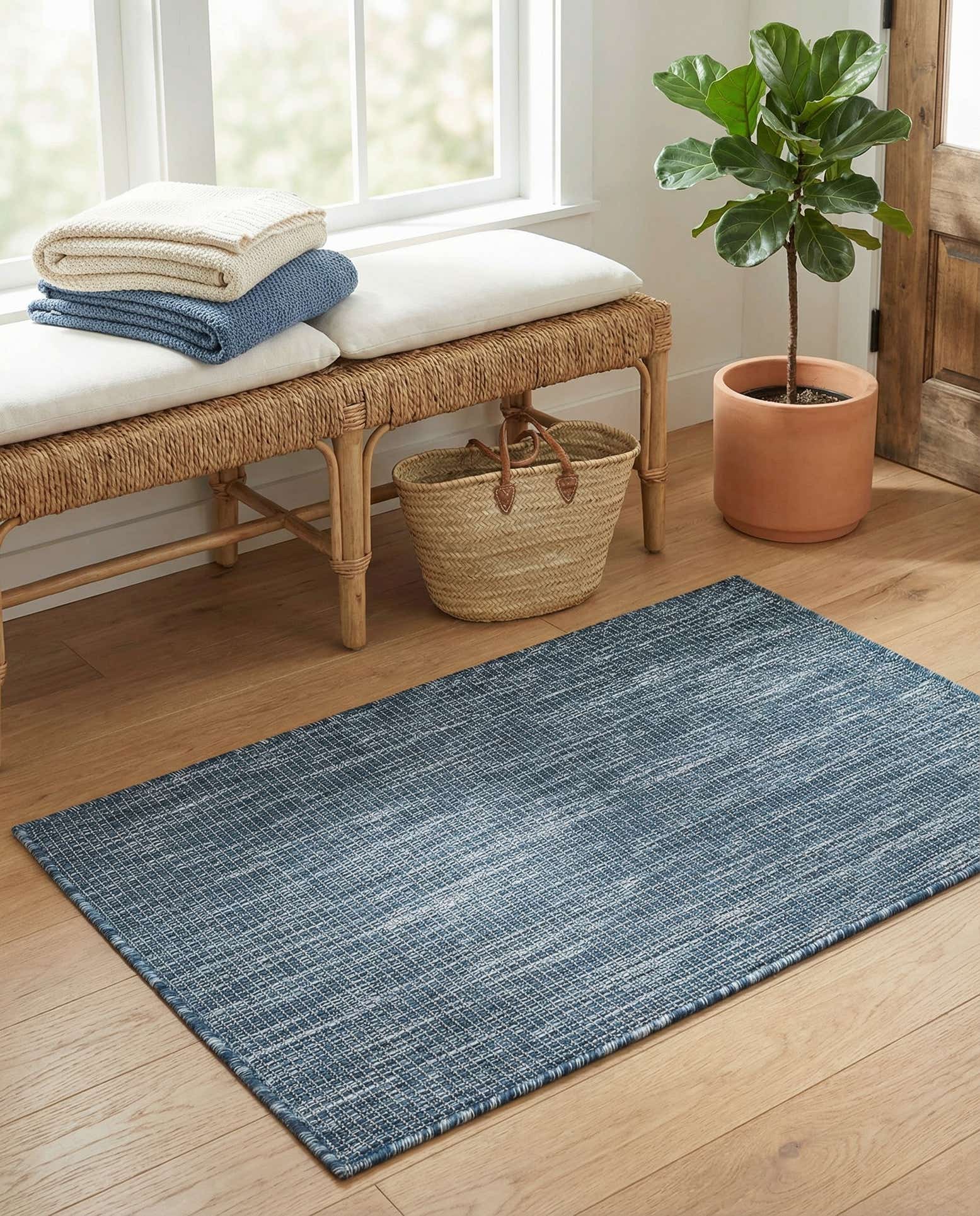 2' x 3' Easy-Clean Solid Indoor / Outdoor Rug
