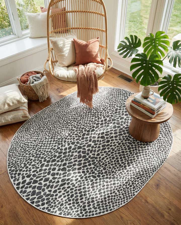 7' 10 x 10' Easy-Clean Jill Zarin Cape Town Indoor / Outdoor Oval Rug
