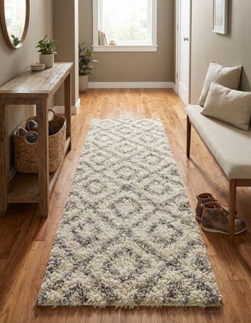 2' x 8' Lattice Shag Runner Rug