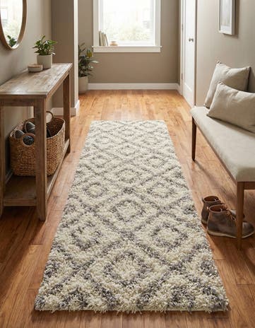 2' x 8' Lattice Shag Runner Rug
