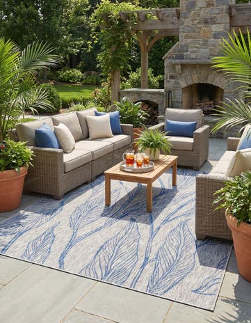 Light Gray Easy-Clean Botanical Indoor / Outdoor Rug