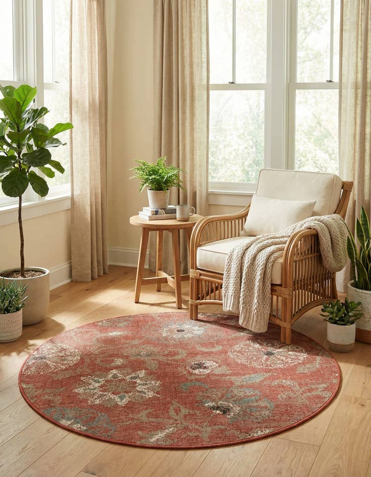 Detail image of  5' x 5'  Washable Botanical Indoor / Outdoor Round Rug