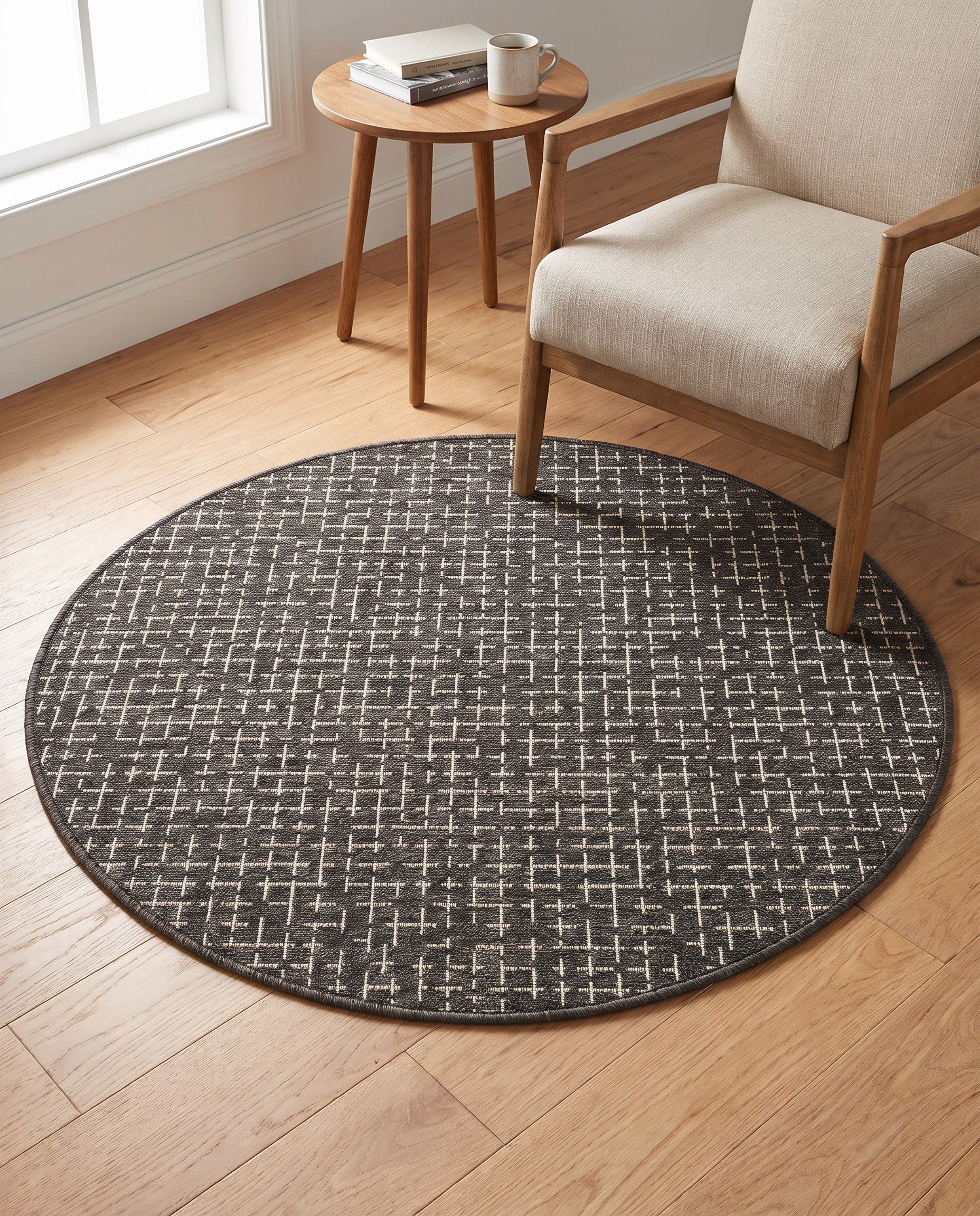 95cm x 95cm Easy-Clean Checkered Indoor / Outdoor Round Rug