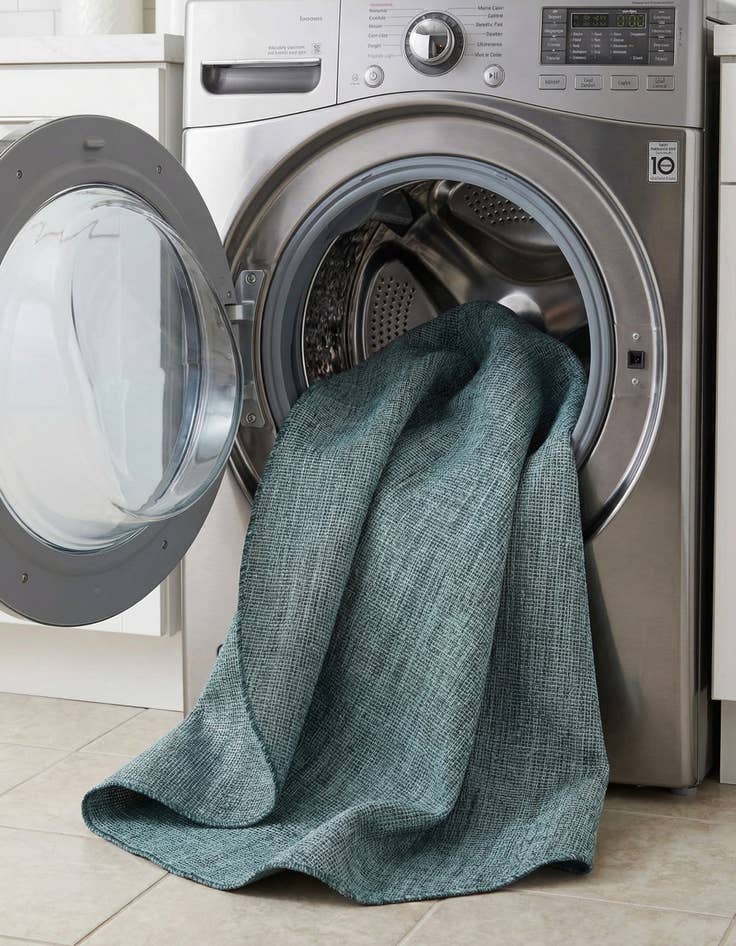 Detail image of 6' 1 x 9'  Washable Solid Indoor / Outdoor Oval Rug