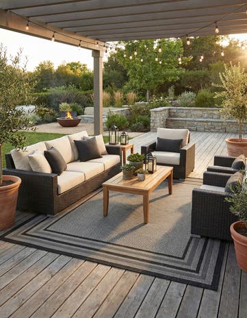 8' x 11' 4 Easy-Clean Border Indoor / Outdoor Rug