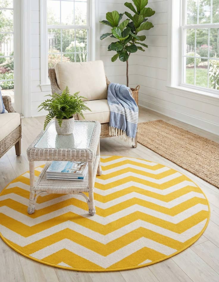 Detail image of 4' x 4'  Washable Coastal Indoor / Outdoor Round Rug