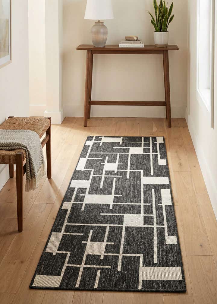 2' x 6' Easy-Clean Modern Indoor / Outdoor Runner Rug