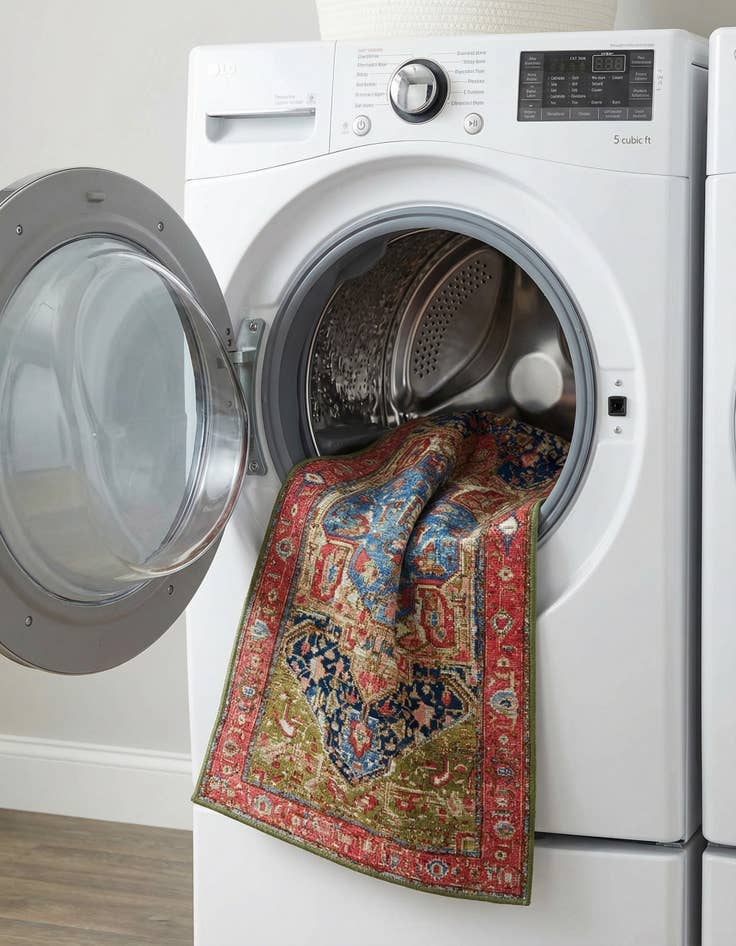 Detail image of  2' 7 x 10'  Washable Traditional Indoor / Outdoor Runner Rug