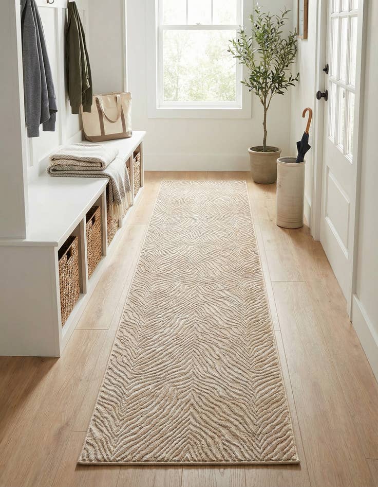 Detail image of 2' x 9' 10 Finsbury Runner Rug