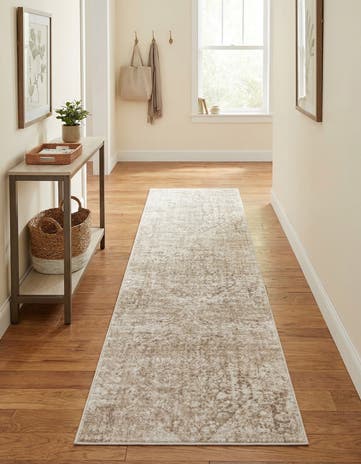 2' 7 x 10' Eliza Runner Rug