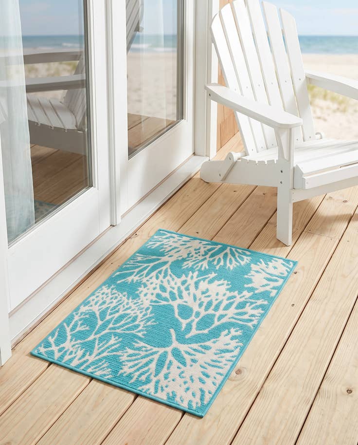 Detail image of 2' x 3' Easy-Clean Coastal Indoor / Outdoor Rug