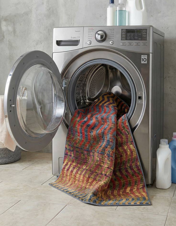 Detail image of 4' x 6'  Washable Modern Indoor / Outdoor Rug