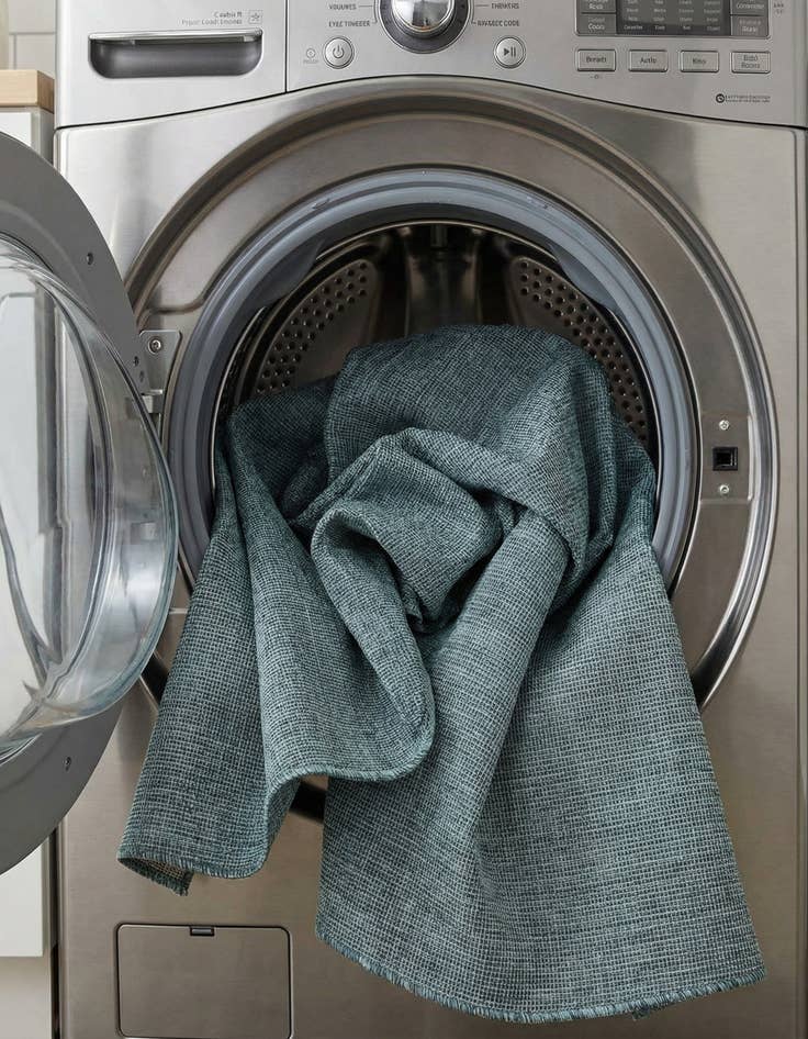 Detail image of  7' 10 x 7' 10  Washable Solid Indoor / Outdoor Round Rug