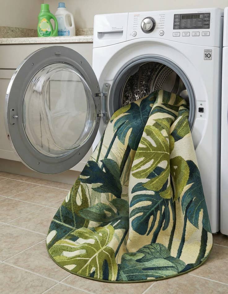 Detail image of 6' x 6'  Washable Botanical Indoor / Outdoor Round Rug