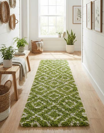 2' x 8' Lattice Shag Runner Rug