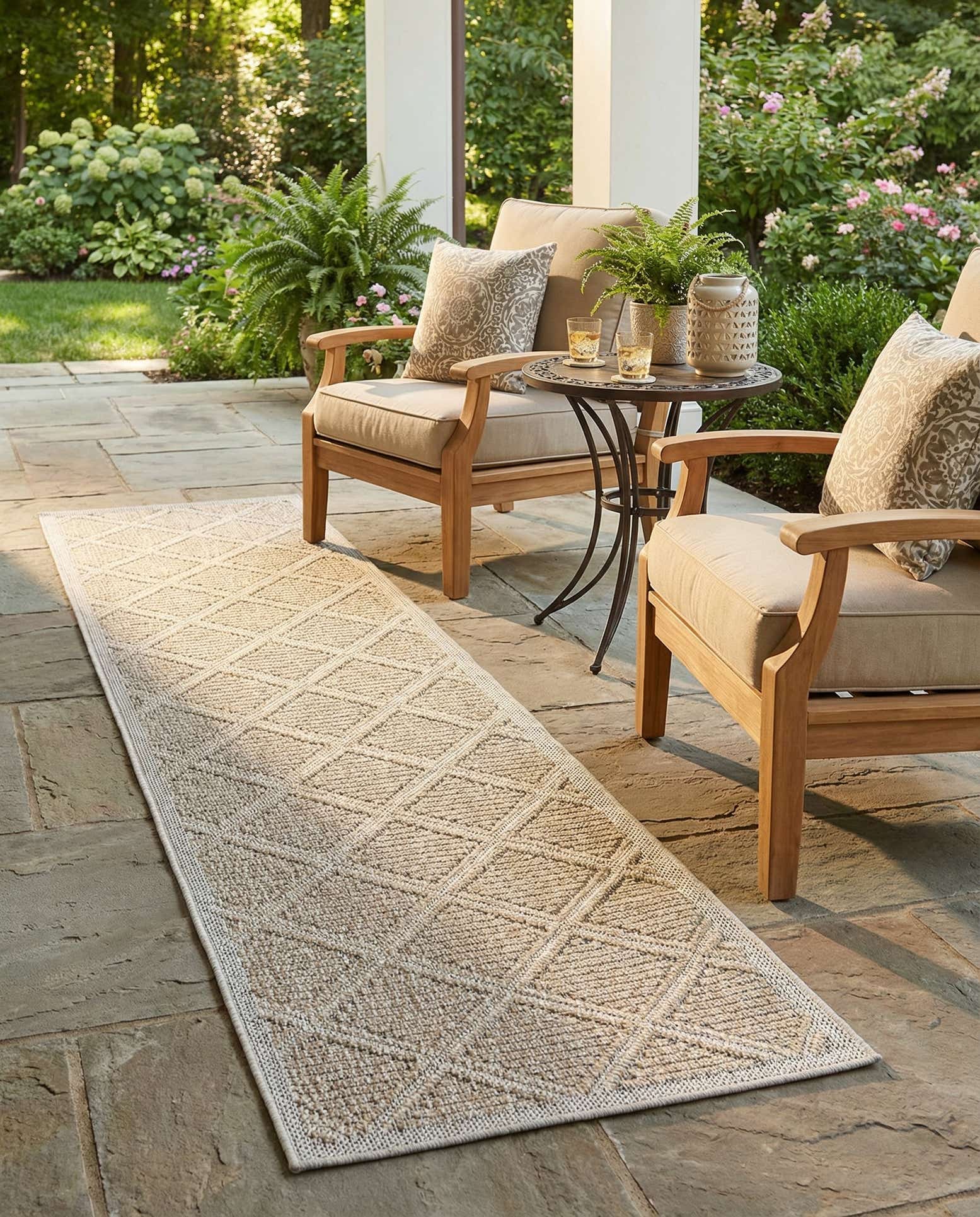 2' 7 x 12' Easy-Clean Trellis Indoor / Outdoor Runner Rug