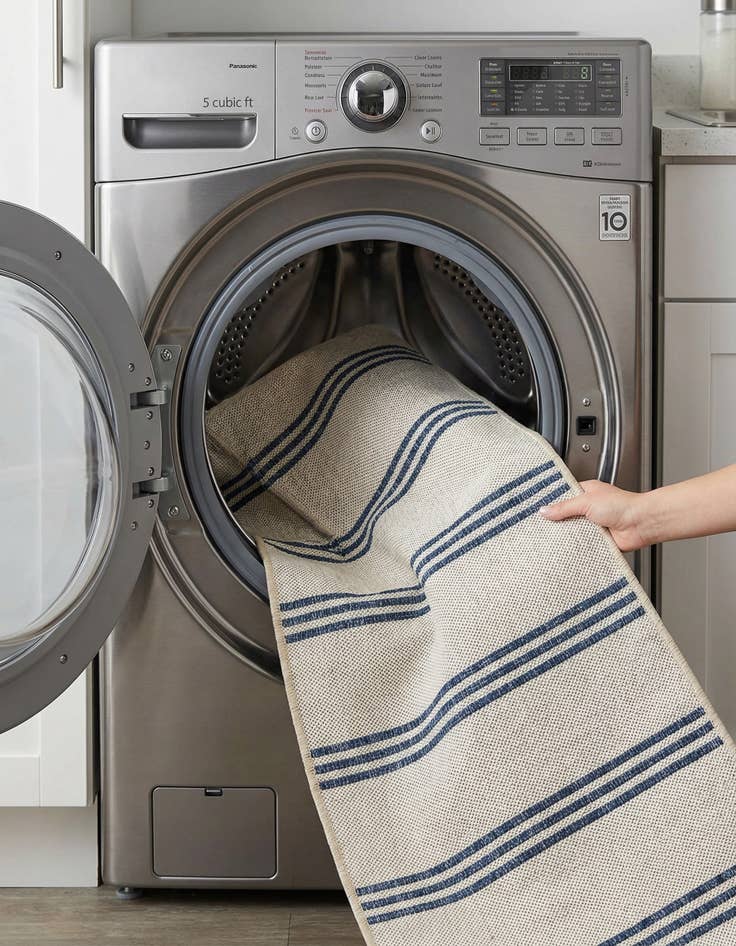 Detail image of 2' x 6'  Washable Jill Zarin Anguilla Indoor / Outdoor Runner Rug