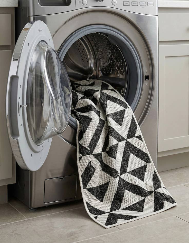 Detail image of 2' x 7'  Washable Jill Zarin Napa Indoor / Outdoor Runner Rug