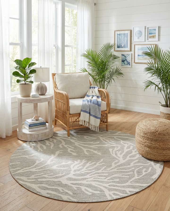 5' 3 x 5' 3 Easy-Clean Coastal Indoor / Outdoor Round Rug
