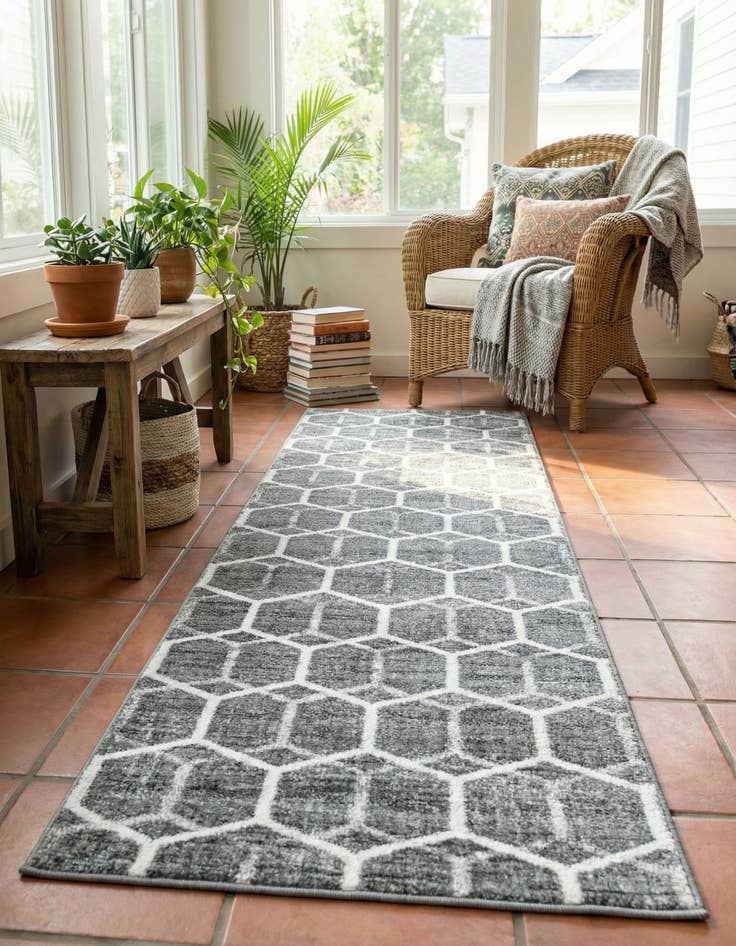 Detail image of 2' 7 x 13' Lattice Trellis Runner Rug