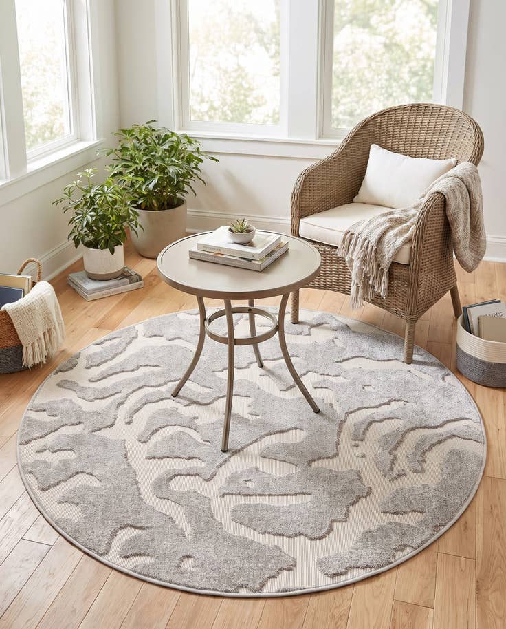 Detail image of 5' x 5' Easy-Clean Sabrina Soto Indoor / Outdoor Round Rug