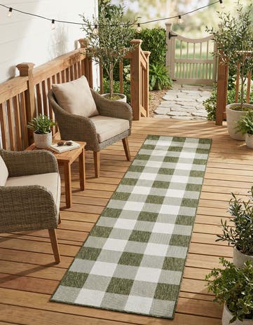 2' 7 x 12' Easy-Clean Checkered Indoor / Outdoor Runner Rug