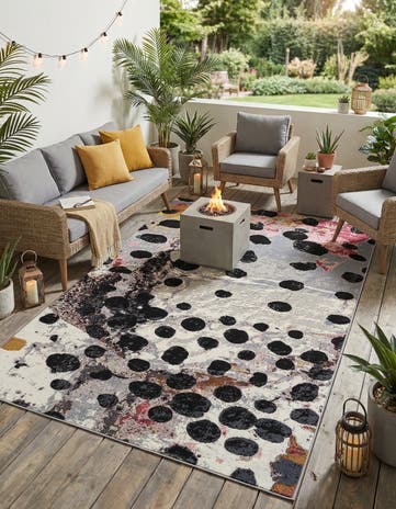 5' 3 x 8' Easy-Clean Modern Indoor / Outdoor Rug