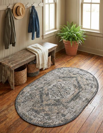 Charcoal Easy-Clean Traditional Indoor / Outdoor Oval Rug