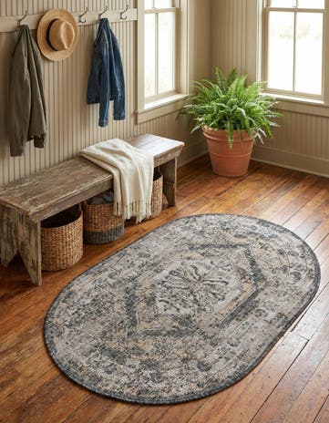 Charcoal Easy-Clean Traditional Indoor / Outdoor Oval Rug