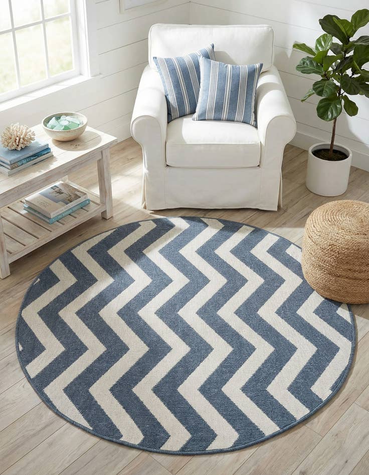Detail image of 4' x 4'  Washable Coastal Indoor / Outdoor Round Rug