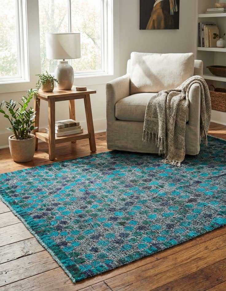 Detail image of 4' 2 x 5' 11  Hand Knotted Darya Wool Rug