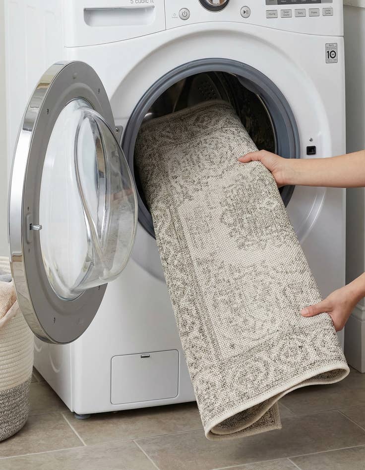 Detail image of 2' x 4'  Washable Traditional Indoor / Outdoor Runner Rug