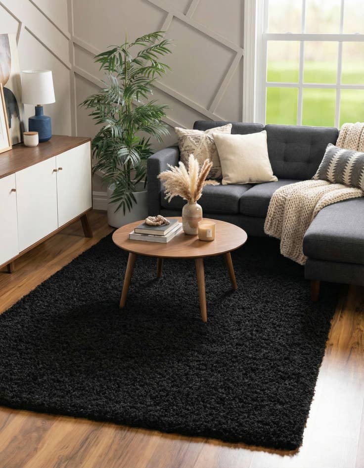 Detail image of 7' x 10' Solid Shag Rug