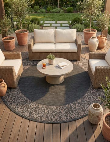 13' x 13' Easy-Clean Border Indoor / Outdoor Round Rug