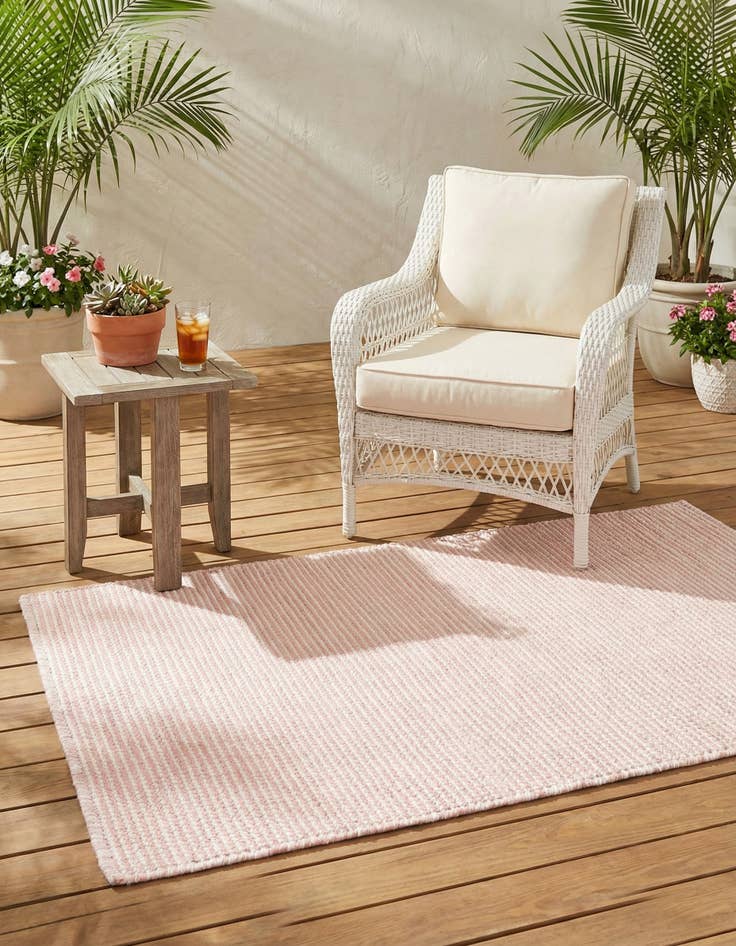 Detail image of 2' 2 x 3' 1  Washable Jill Zarin Palm Springs Indoor / Outdoor Rug