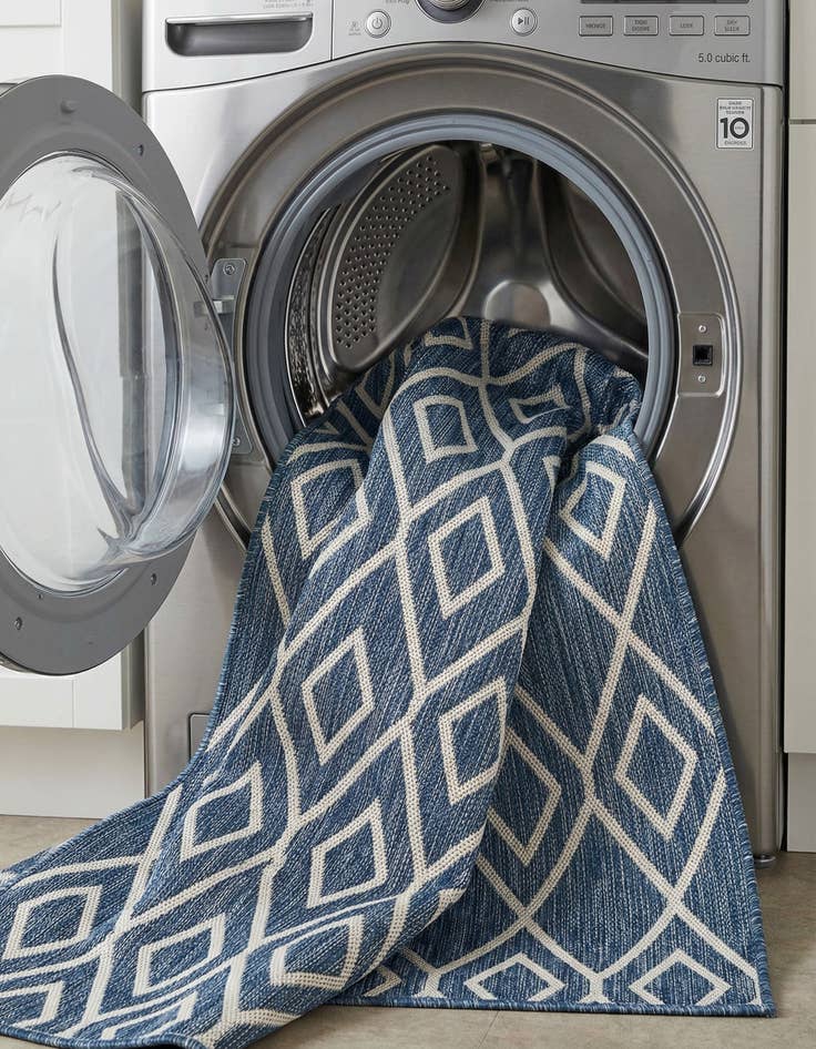 Detail image of 5' 3 x 8'  Washable Jill Zarin Turks and Caicos Indoor / Outdoor Rug