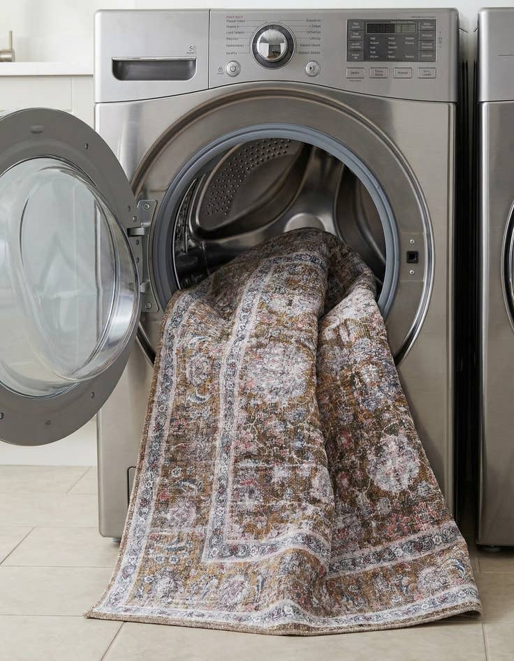 Detail image of 6' x 9' Yara Rug