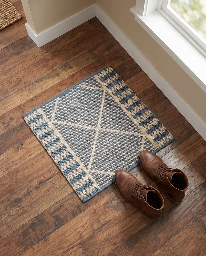 1' 4 x 1' 4 Easy-Clean Trellis Indoor / Outdoor Sample Rug