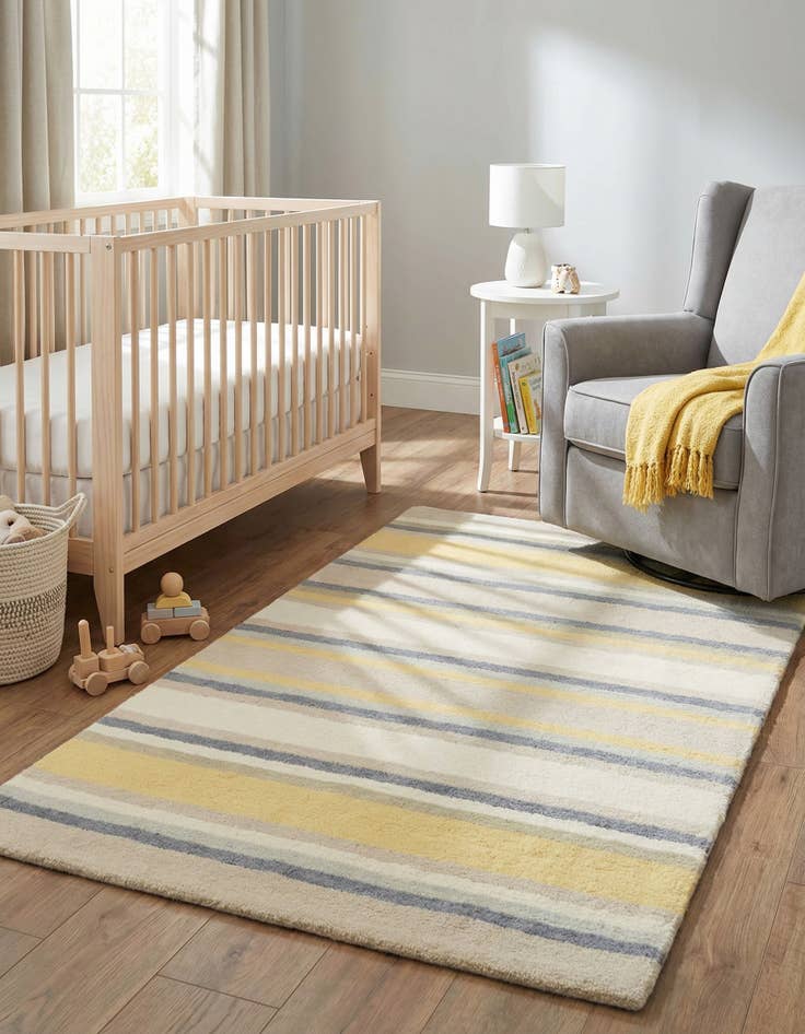 Detail image of 2' 8 x 4' 10 Luna Wool Rug