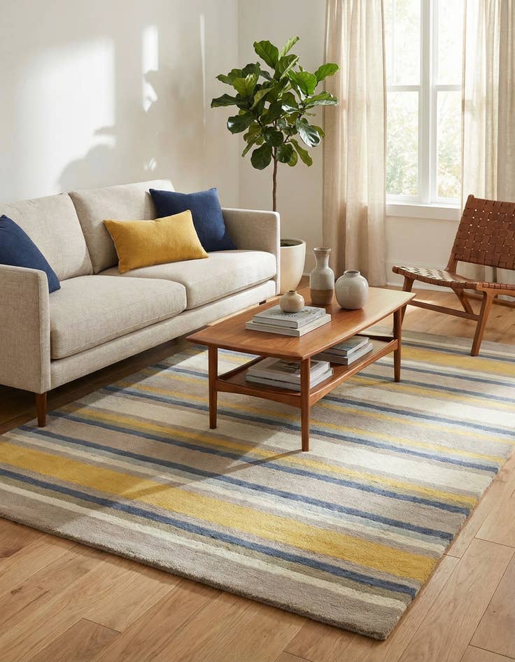 Detail image of  4' x 5' 6 Luna Wool Rug