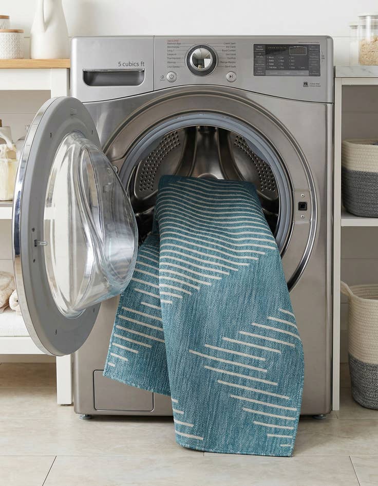 Detail image of  6' x 9'  Washable Modern Indoor / Outdoor Rug