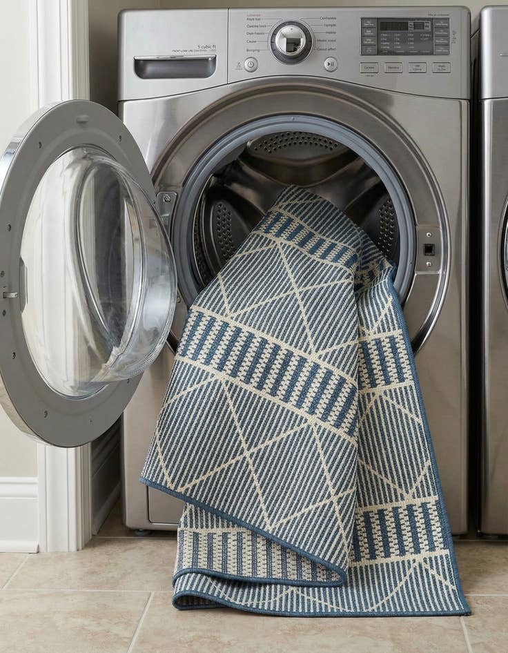 Detail image of 6' x 6'  Washable Trellis Indoor / Outdoor Square Rug