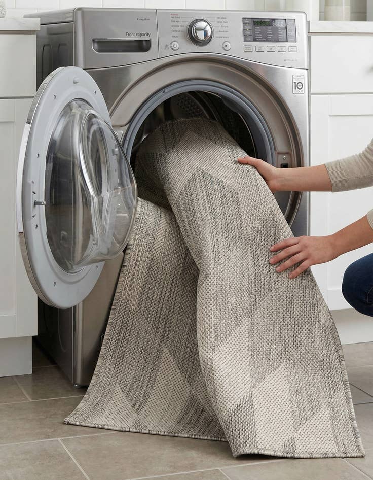 Detail image of 2' x 3'  Washable Modern Indoor / Outdoor Rug